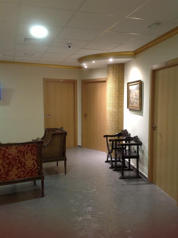 Hostal Bisbal Only Adults No Ac บาเลนเซีย ภายนอก รูปภาพ
