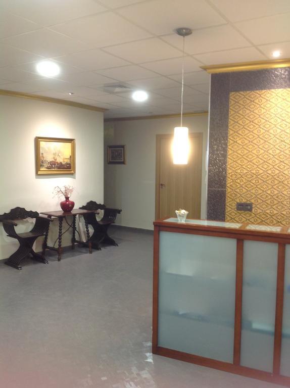 Hostal Bisbal Only Adults No Ac บาเลนเซีย ภายนอก รูปภาพ